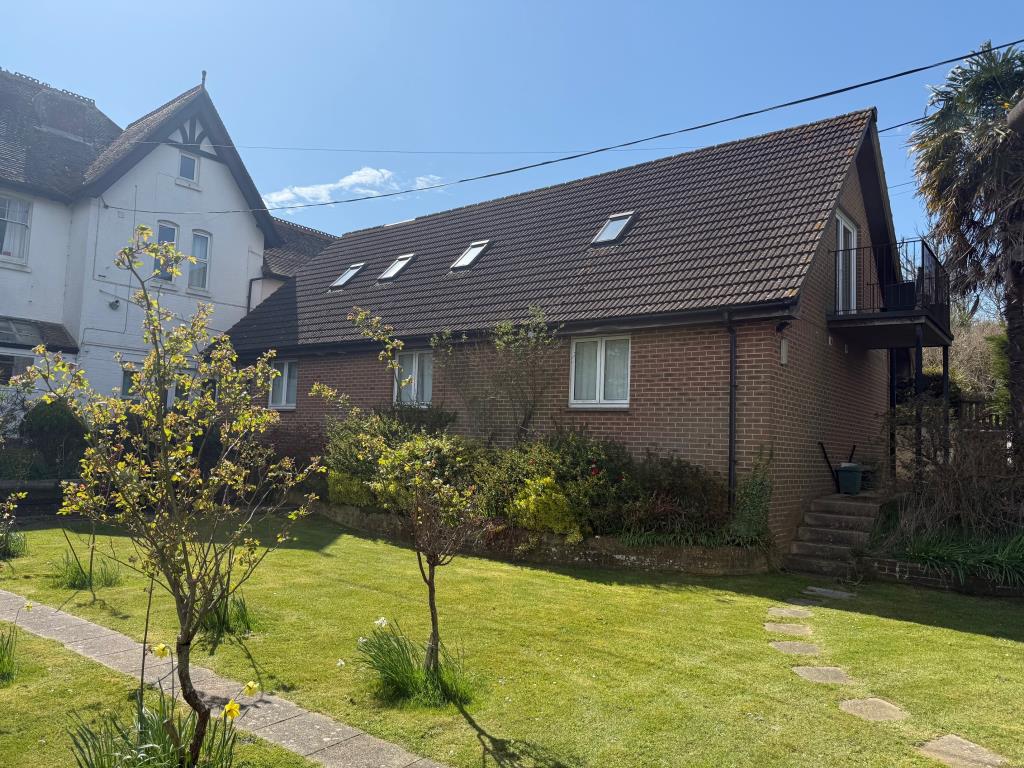 Lot: 105 - FORMER CARE HOME WITH CONSENT FOR CONVERSION TO NINE APARTMENTS - The Rear Annexe